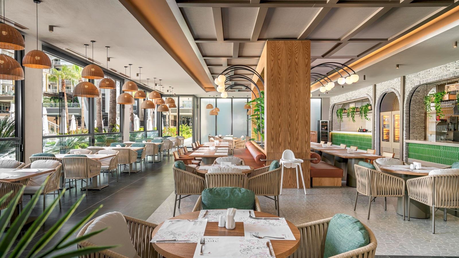 restaurants-daphne-ana-restaurant-buffet