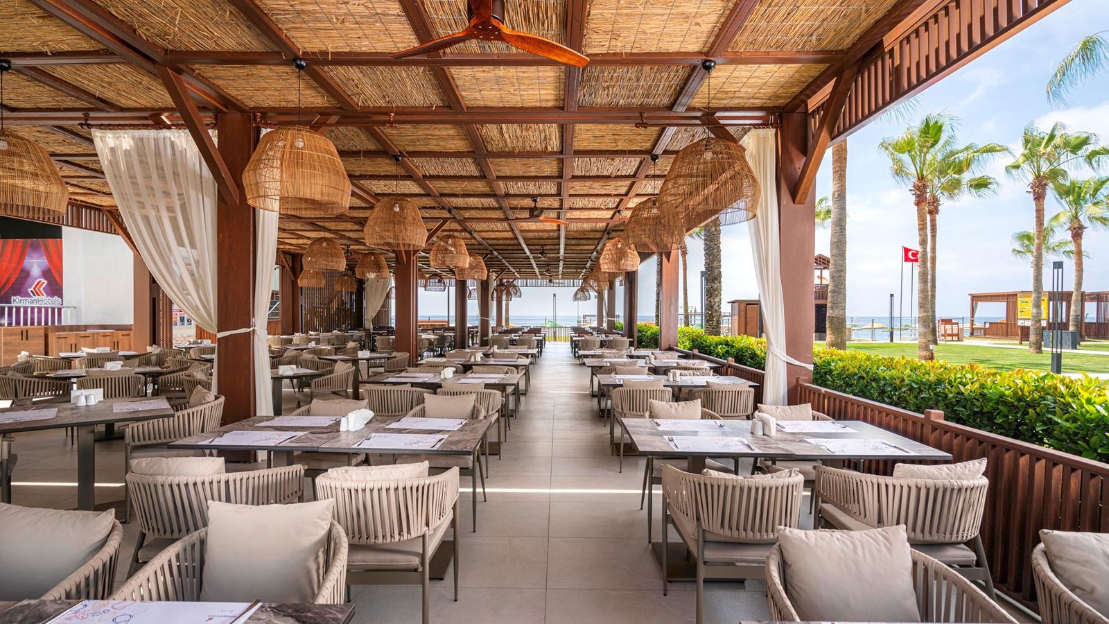 restaurants-daphne-ana-restaurant-buffet