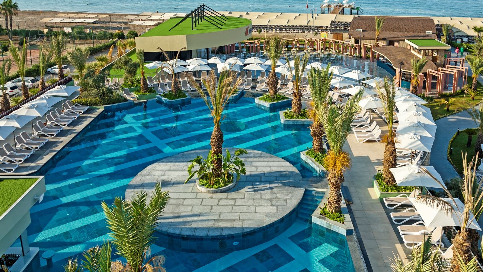 bars-infinity-pool-bar