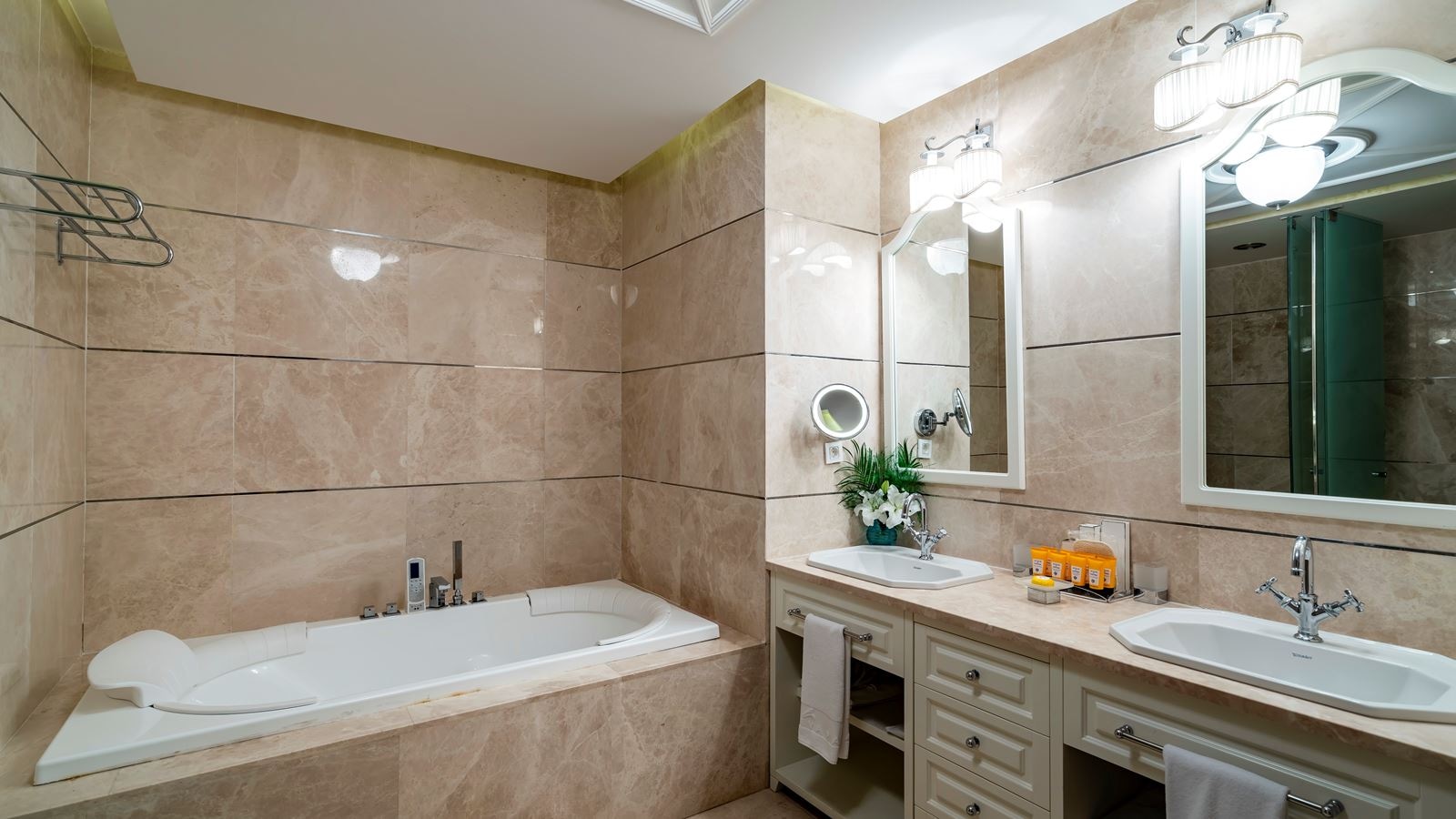 rooms-bodrum-suite-with-living-room