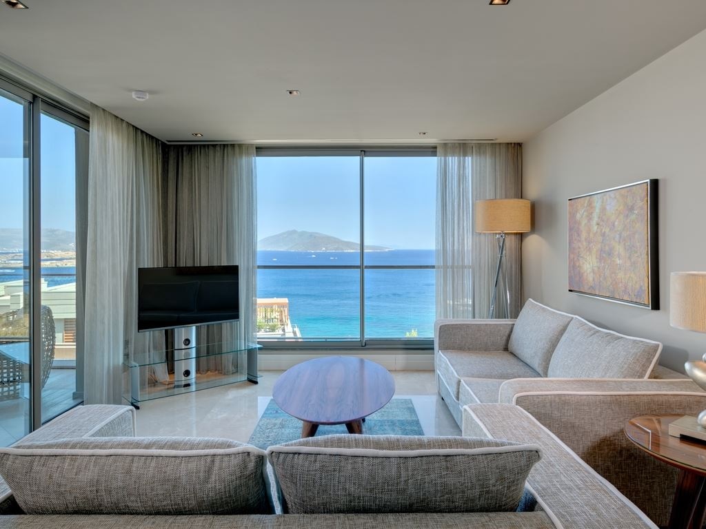 rooms-caresse-residence-one-bedroom-sea-view-balcony