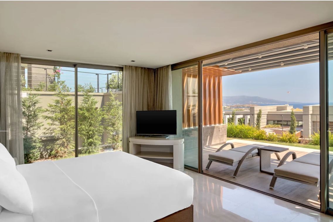 rooms-premiere-residence-3-bedroom-sea-view-pool