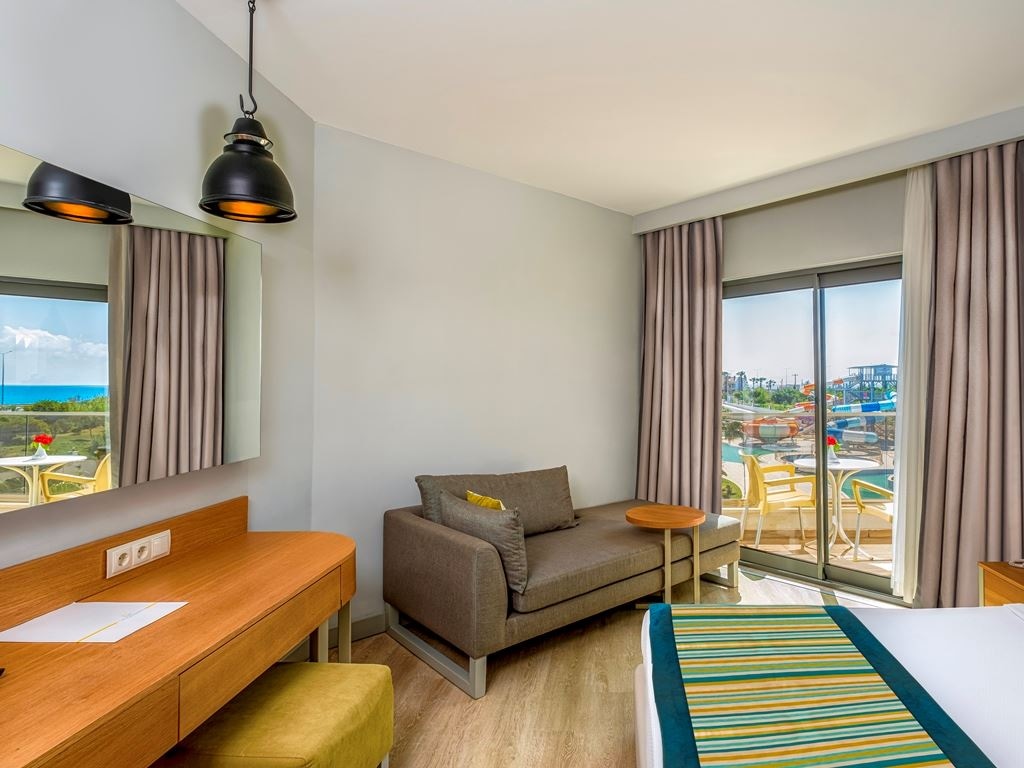 rooms-family-room