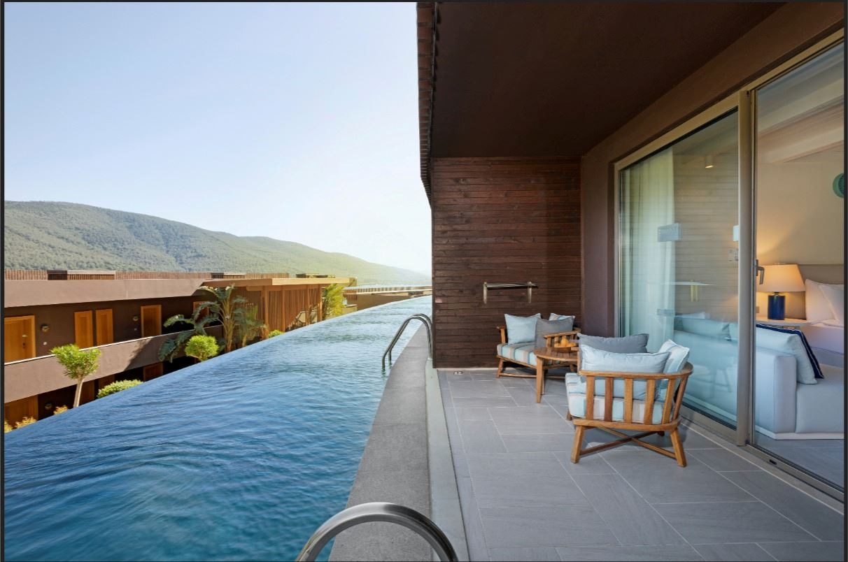 rooms-swim-up-superior-room