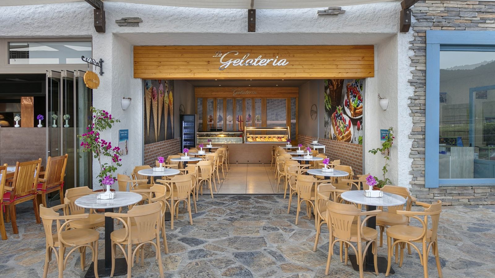 bars-ice-cream--fruit-beach-bar