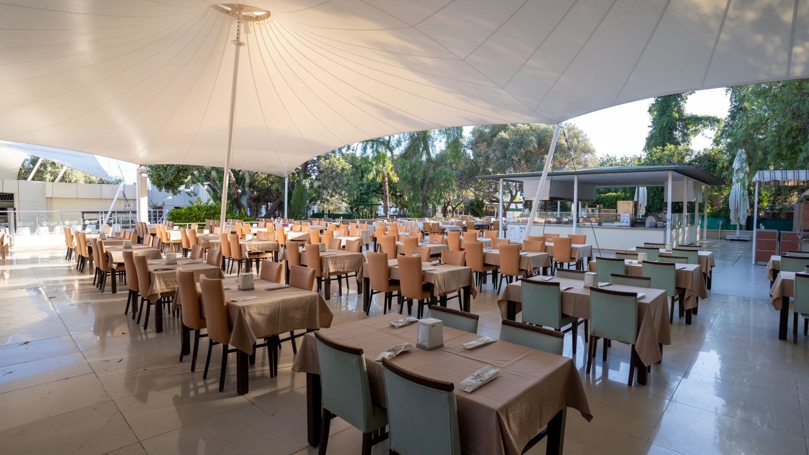 restaurants-main-building