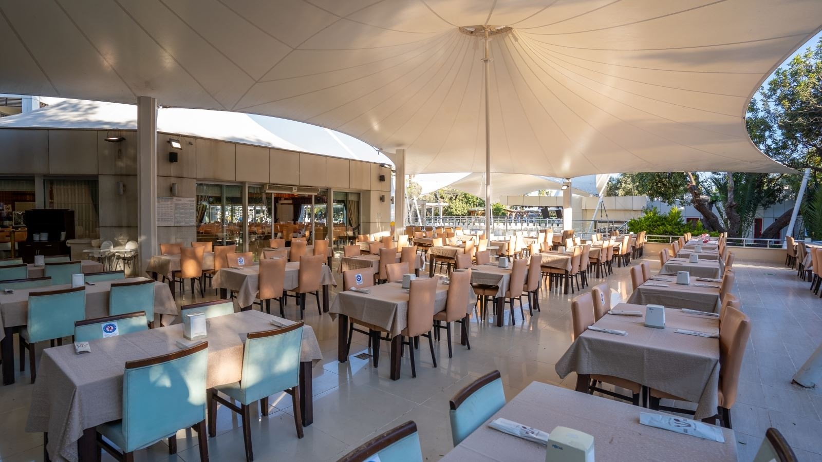 restaurants-main-building