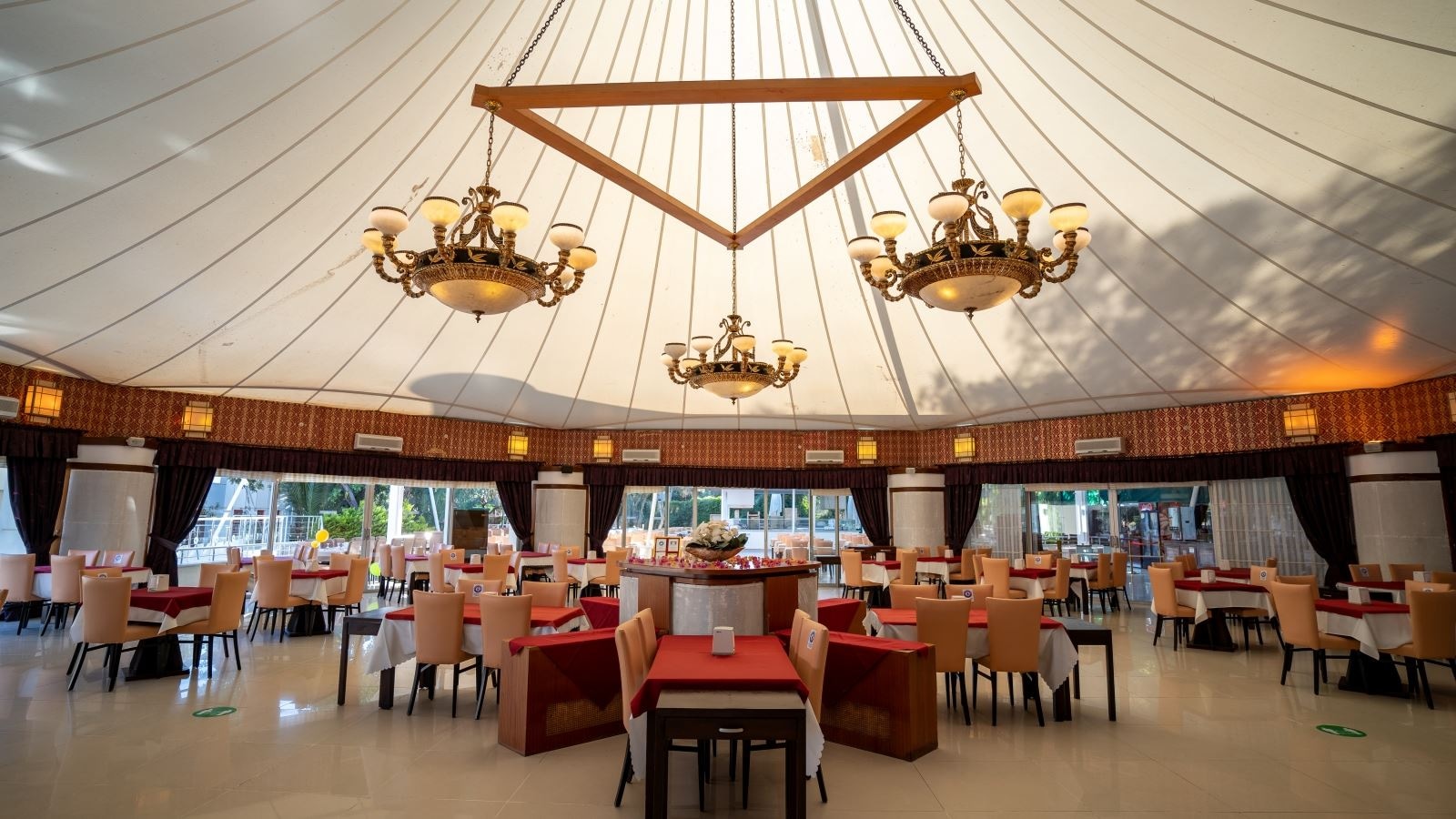 restaurants-main-building