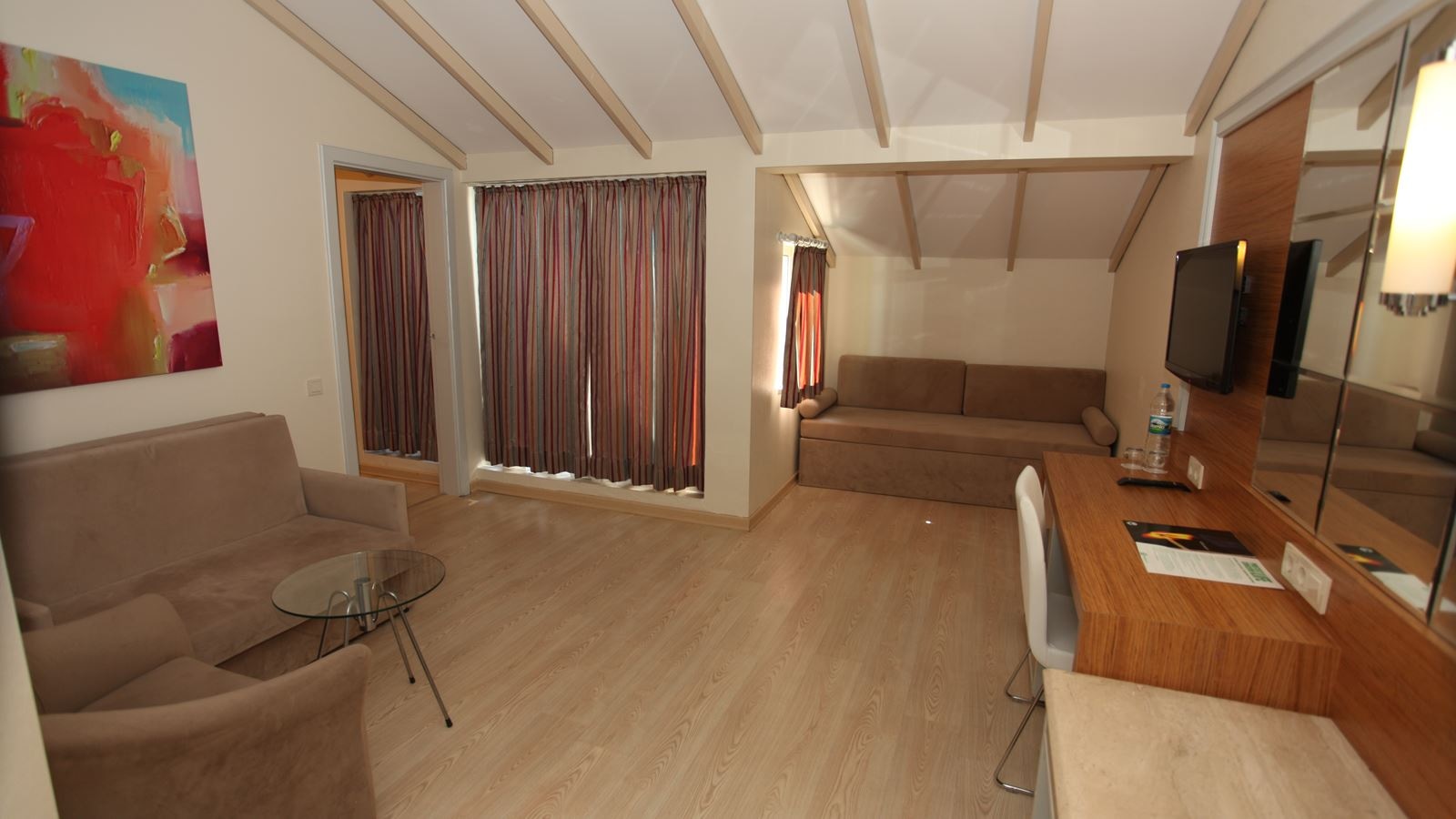 rooms-family-land-view