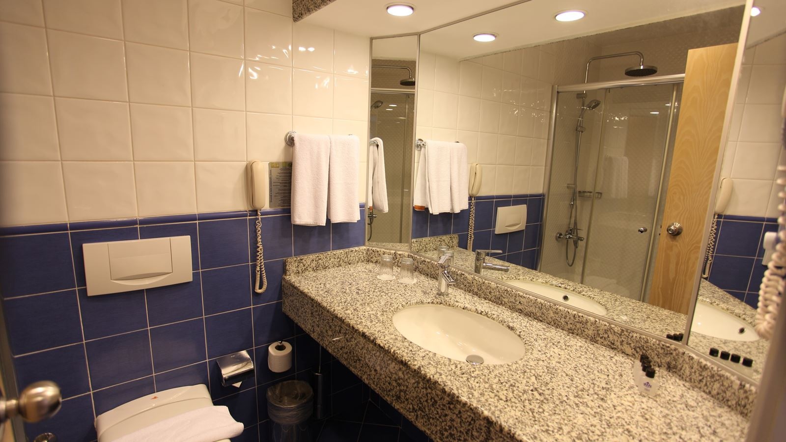 rooms-standard-land-view