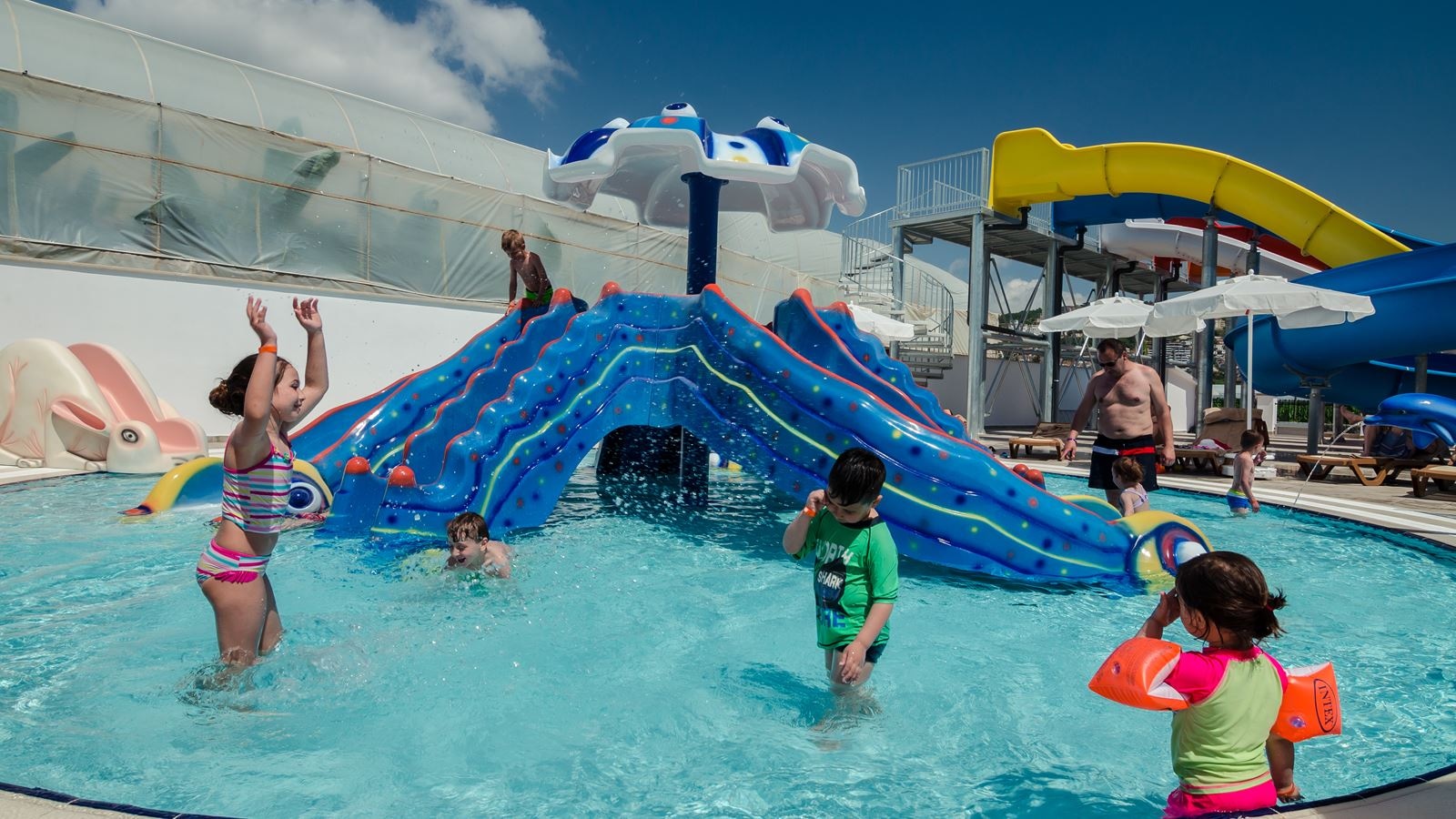 pools-outdoor-childrens-pool