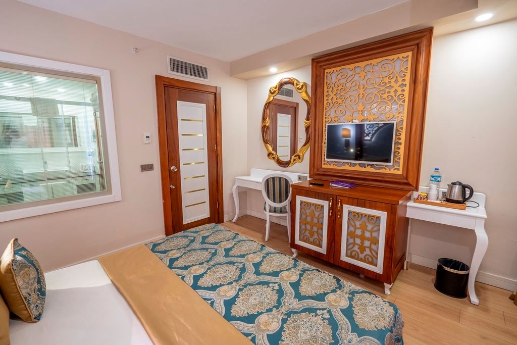 rooms-family-room-sea-view-2-bedrooms