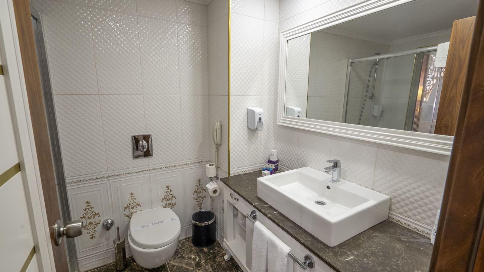 rooms-standard-room-side-sea-view