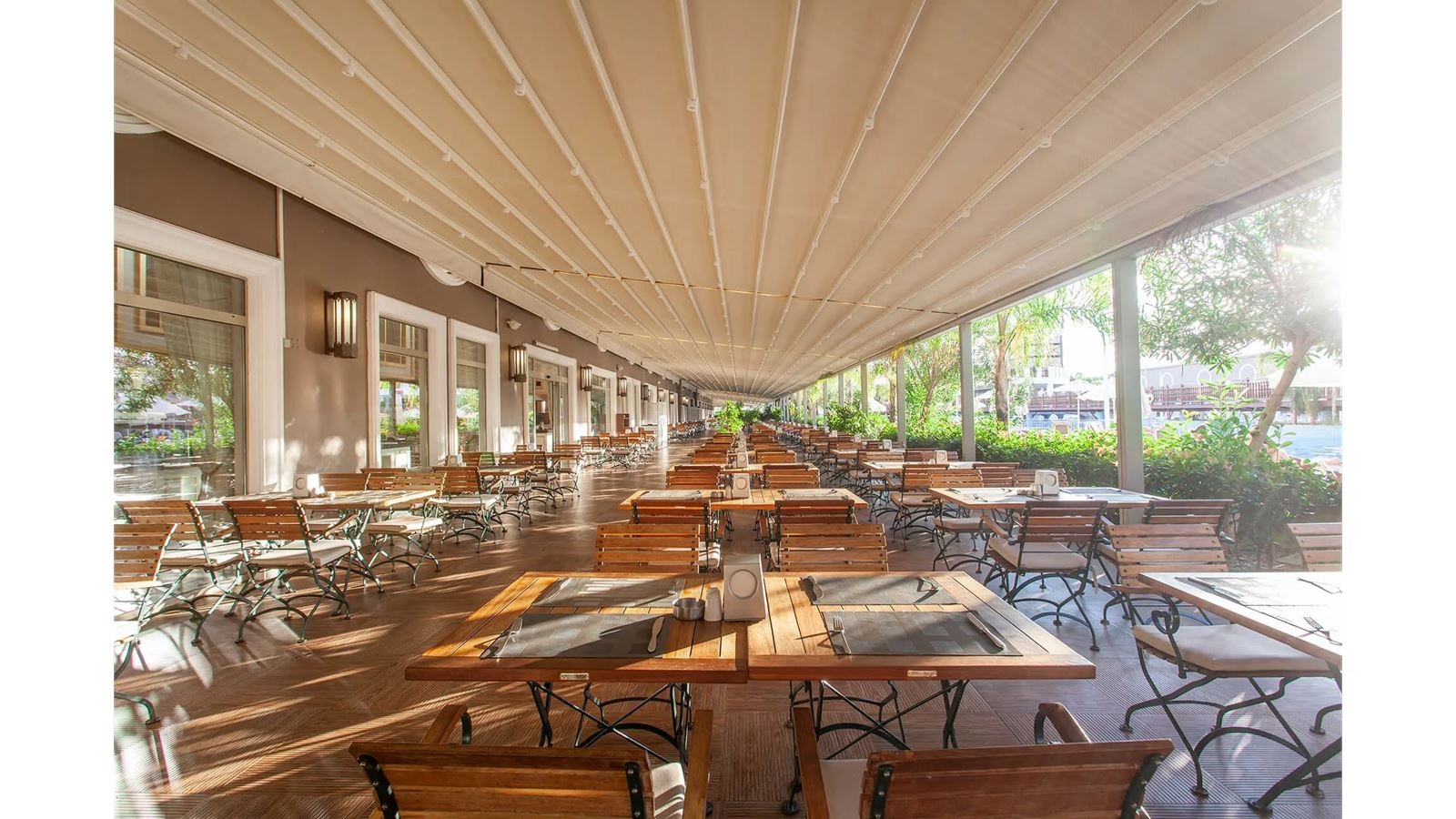 restaurants-la-gare-main-restaurant