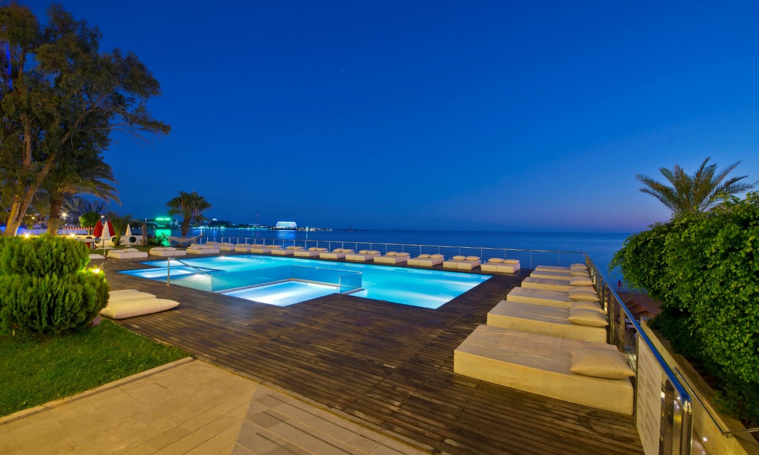 pools-outdoor-pool