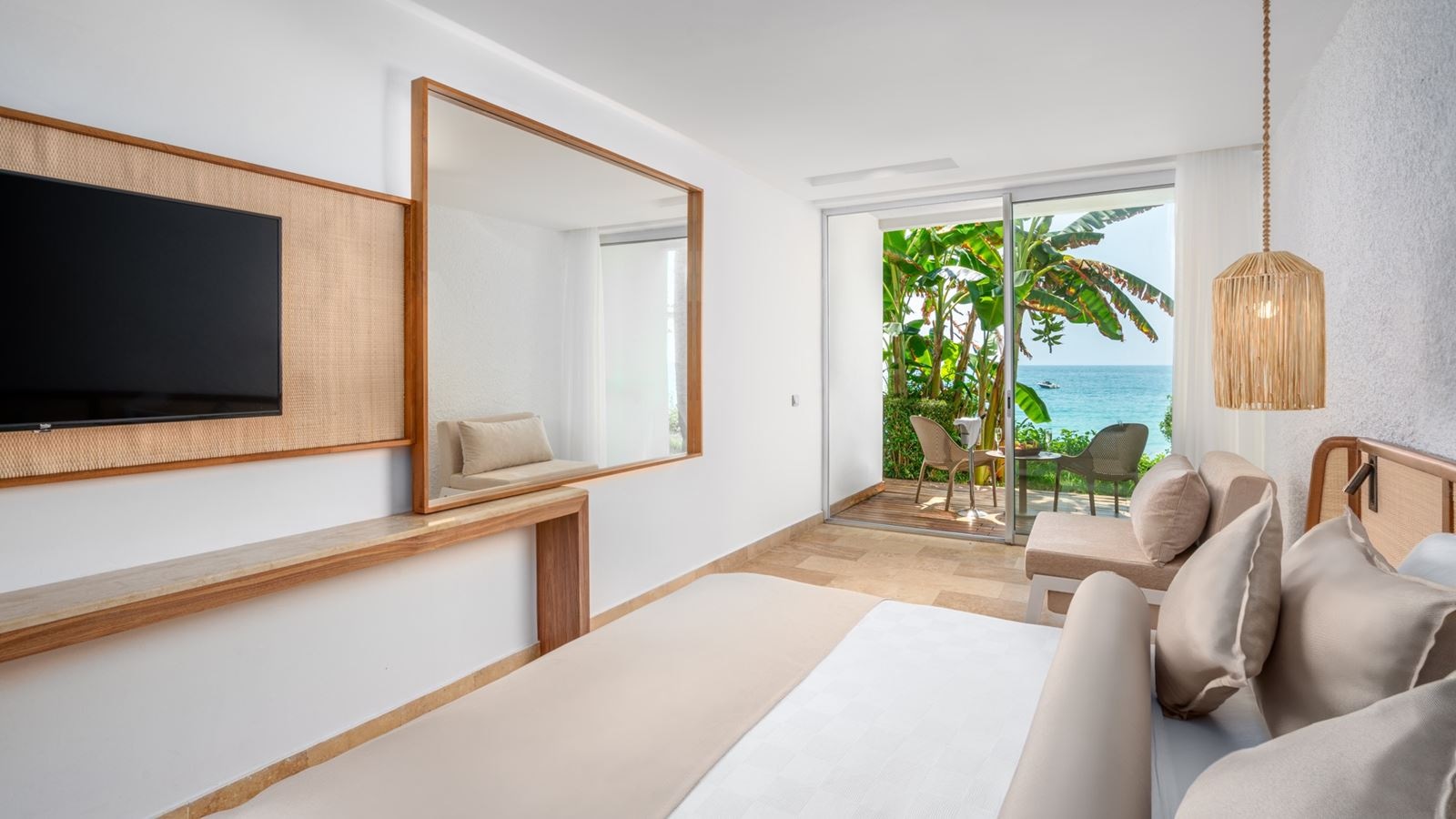 rooms-deluxe-beach-side-room