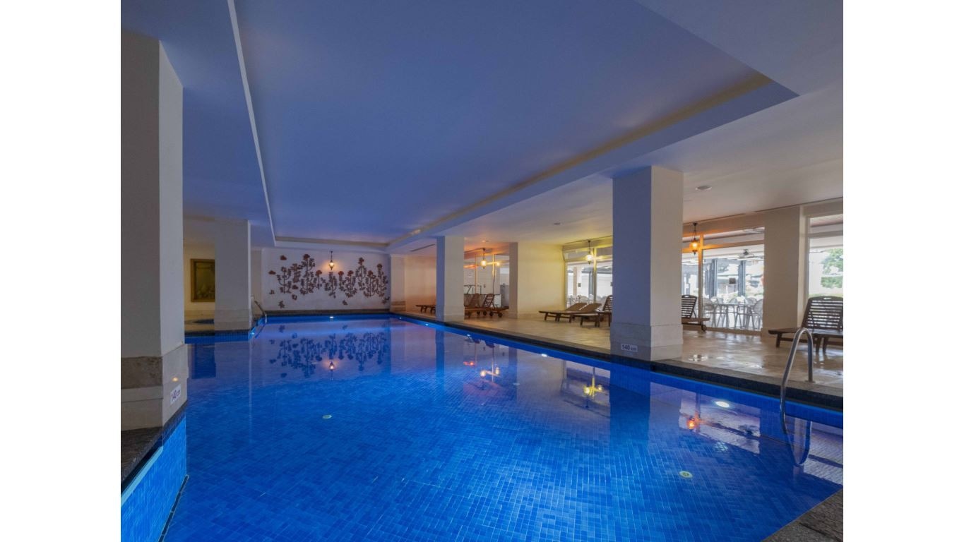 pools-indoor-pool
