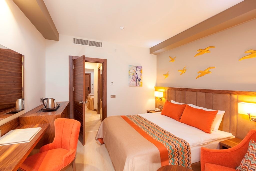 rooms-family-room