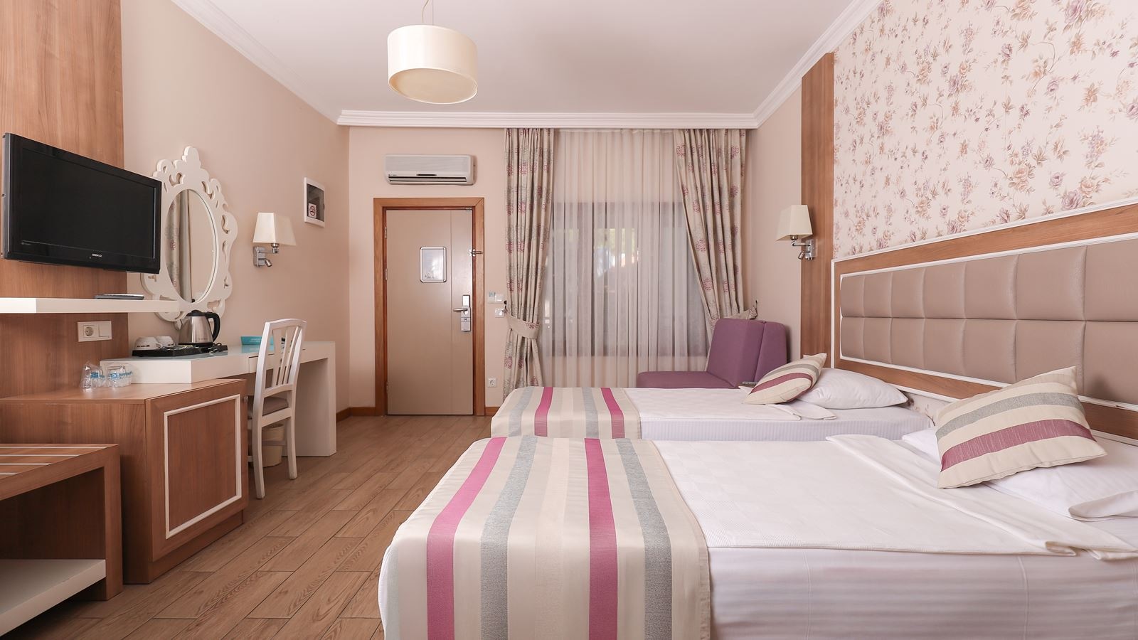 rooms-garden-room-with-terrace