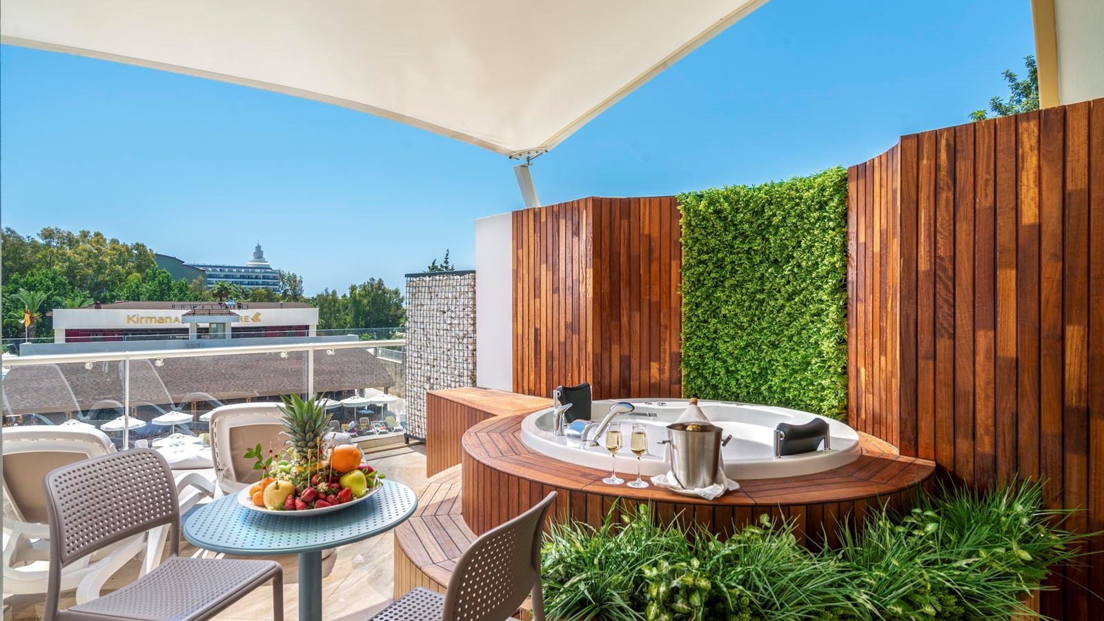 rooms-jacuzzi-terrace