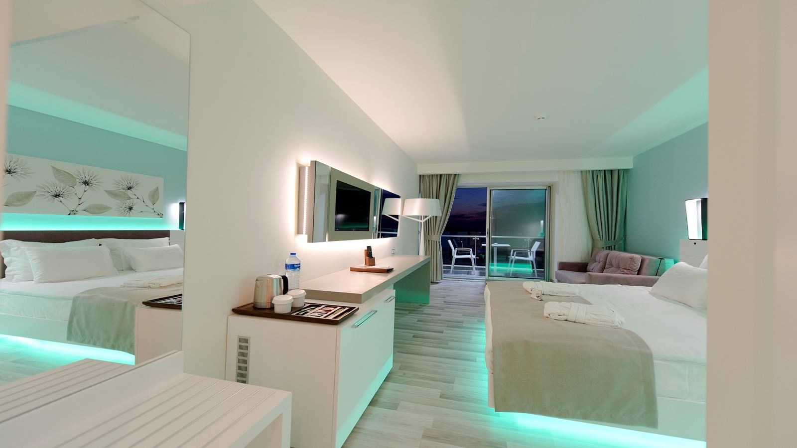 rooms-deluxe-room-land-view