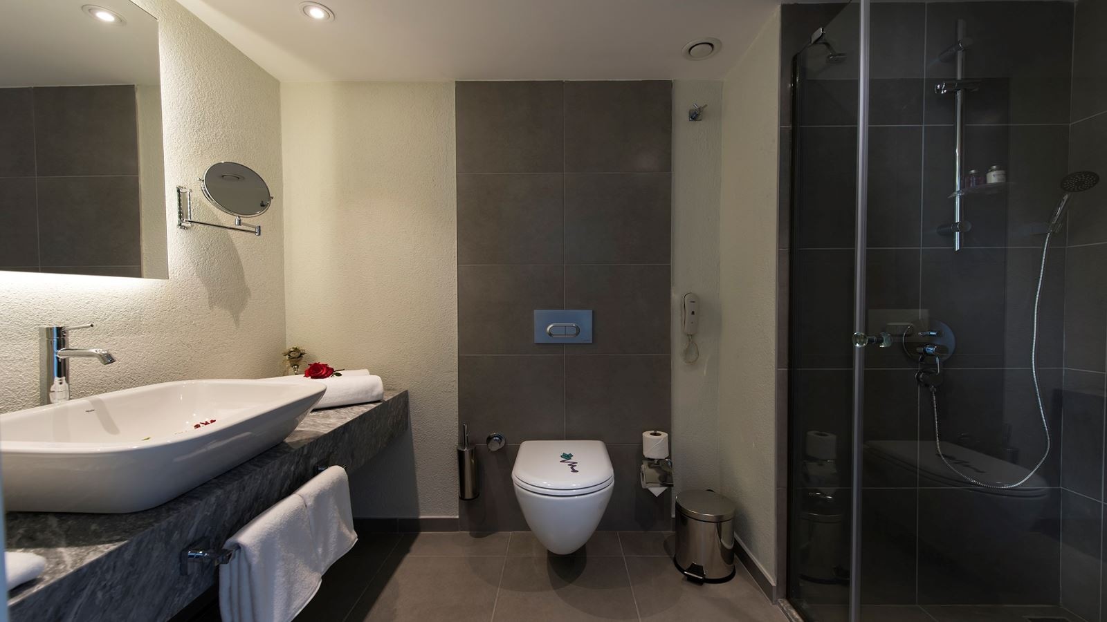 rooms-deluxe-room-sea-view