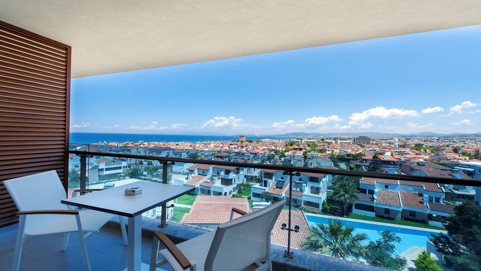 rooms-family-room-limited-sea-view