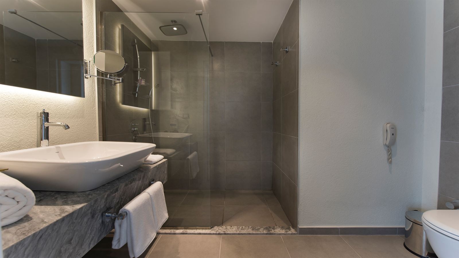 rooms-family-room-limited-sea-view