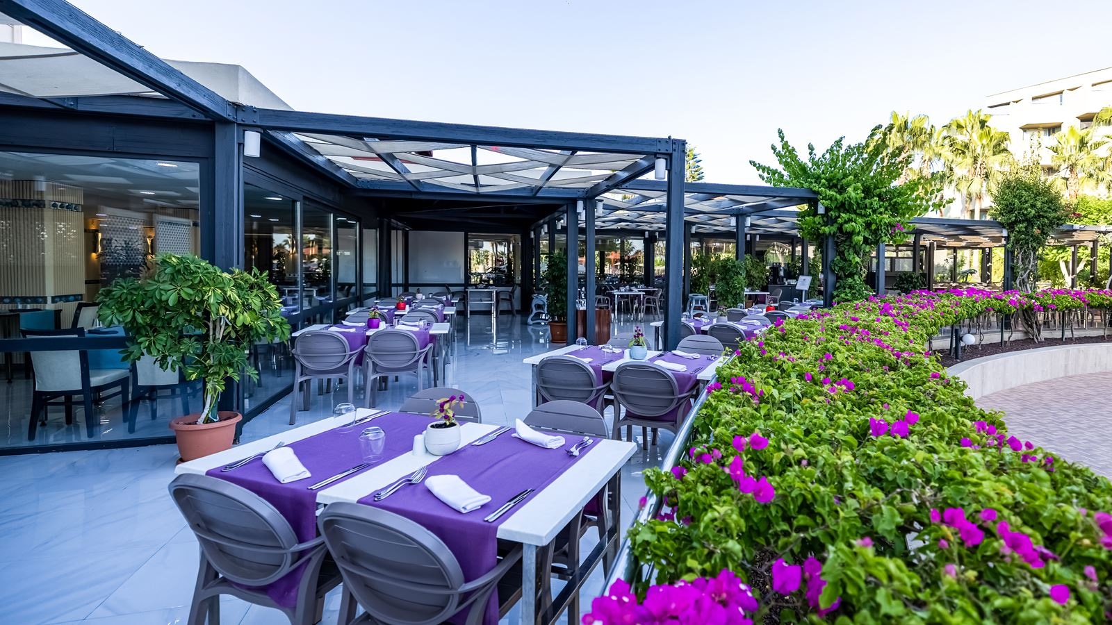 restaurants-deep-blue-restaurant