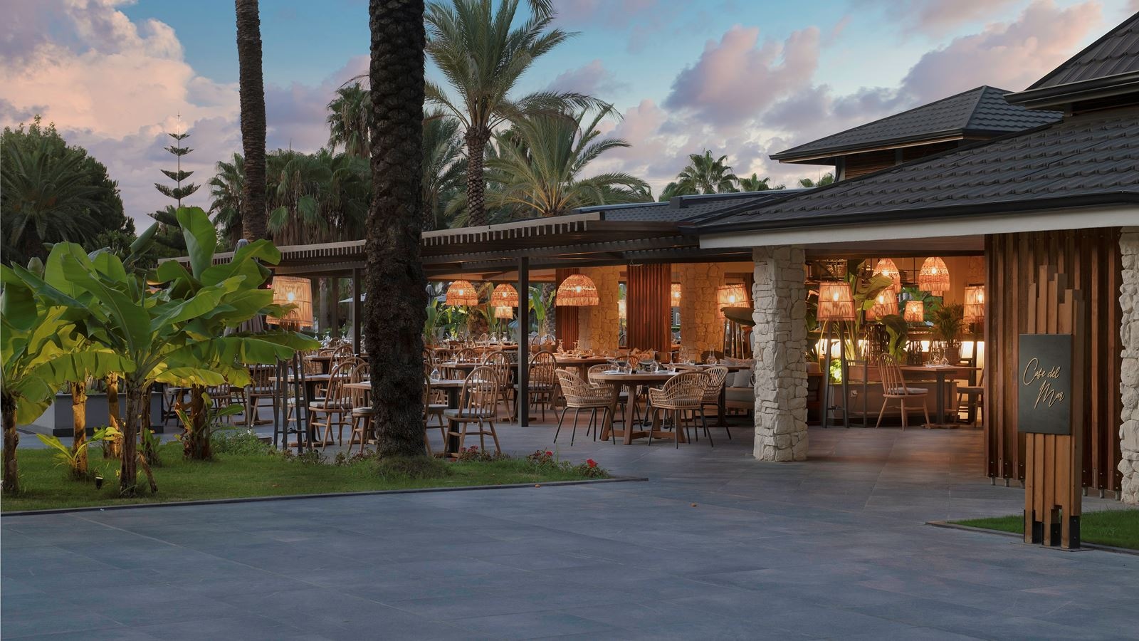 bars-cafe-del-mar-pool-bar