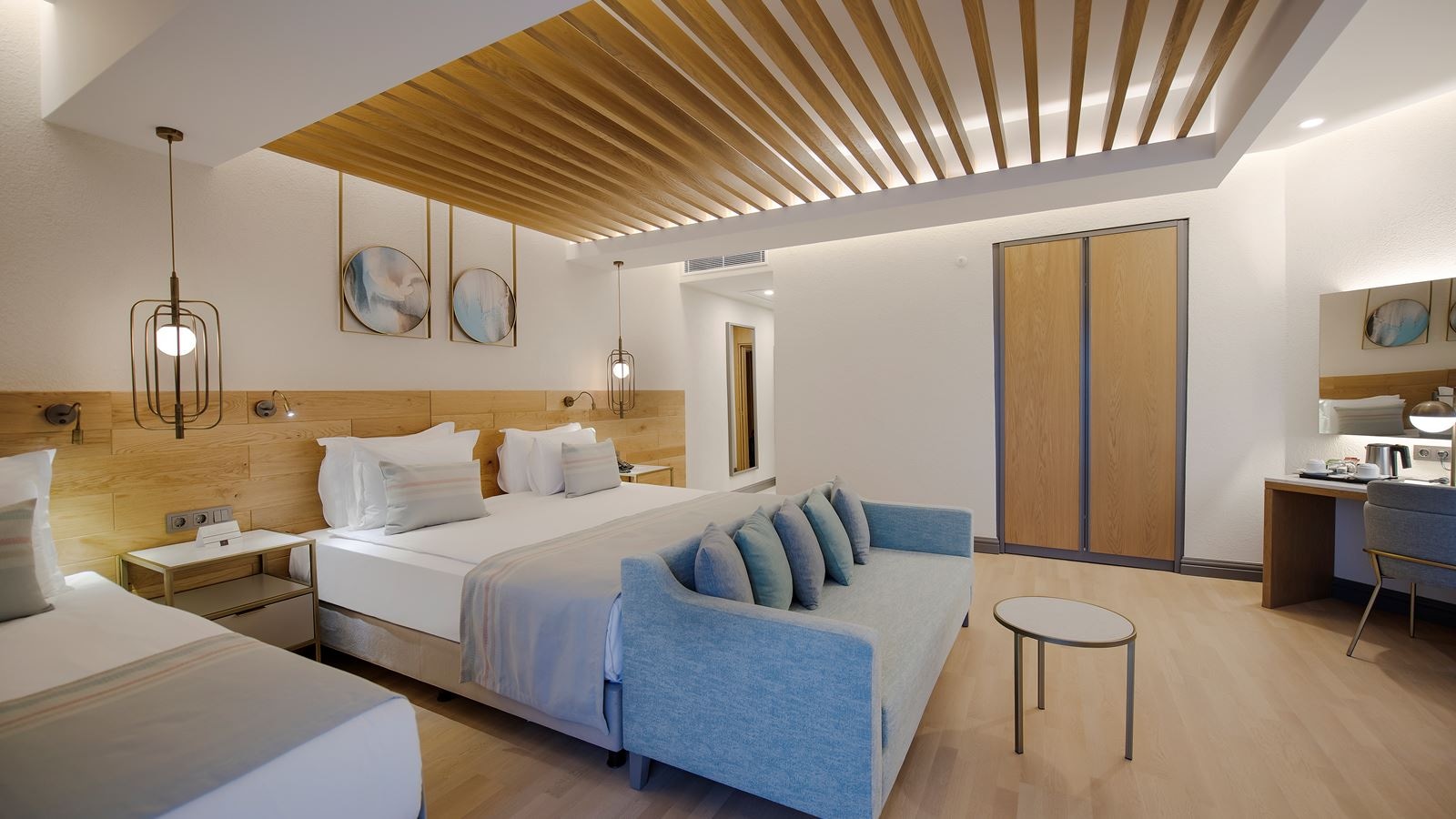 rooms-superior-corner-room