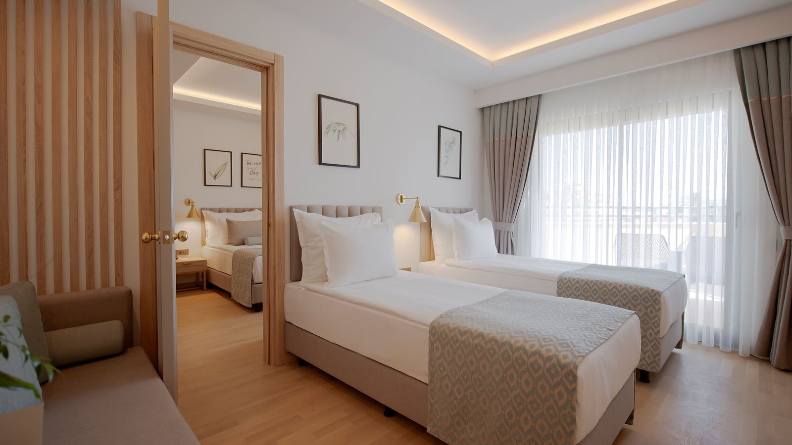 rooms-suit-room-land-view