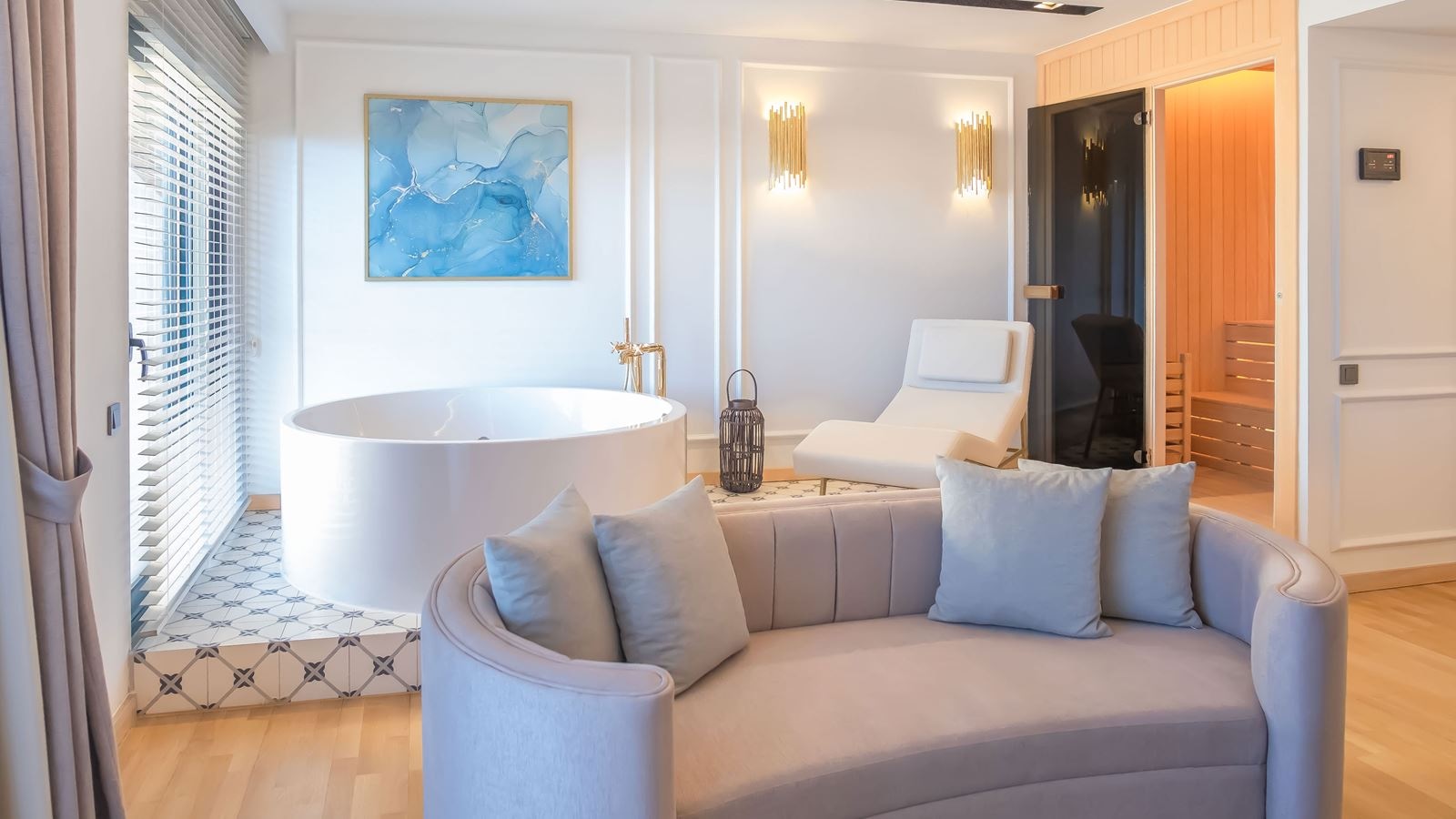 rooms-suite-with-sauna--jakuzzi