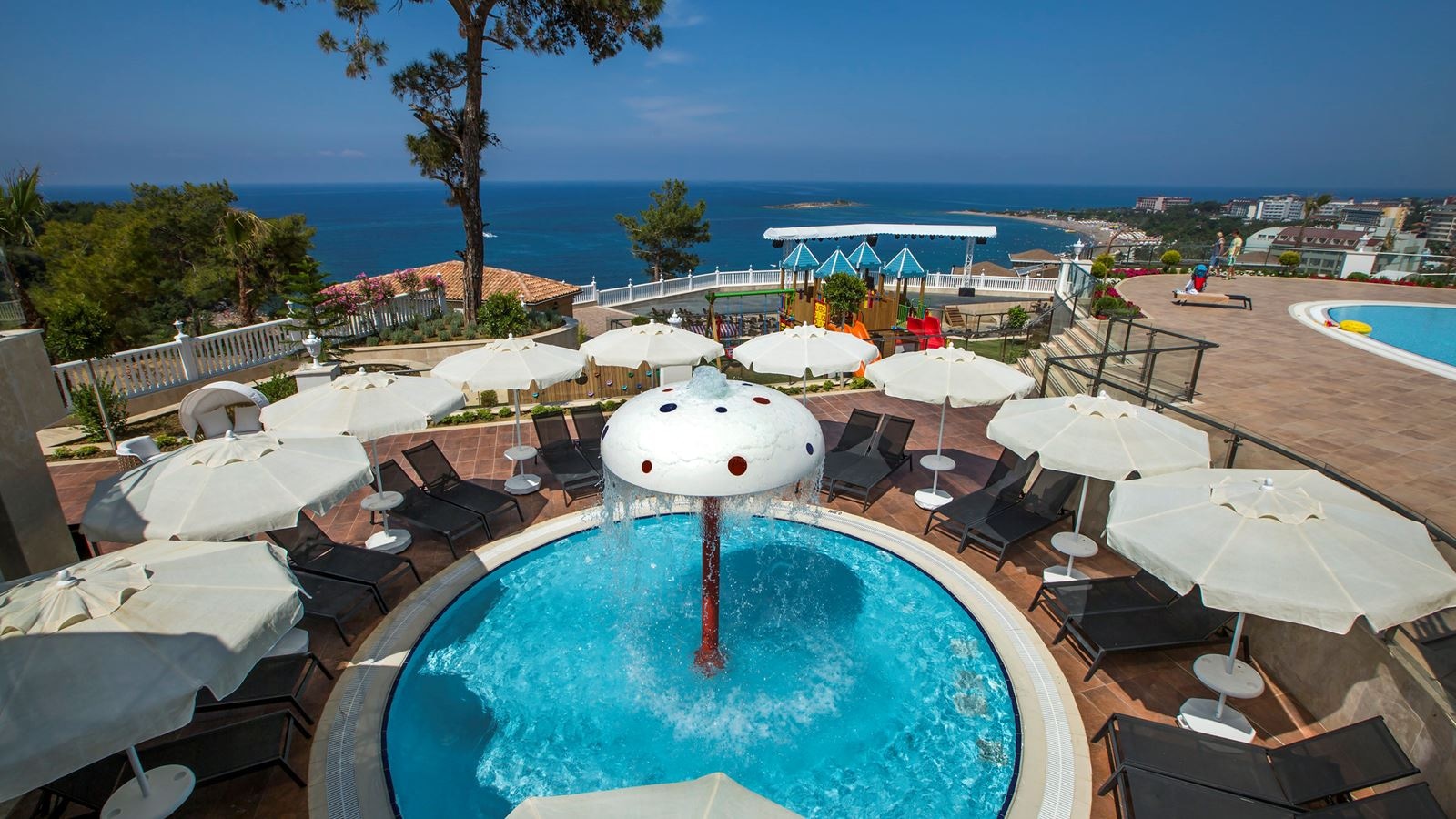 pools-outdoor-childrens-pool