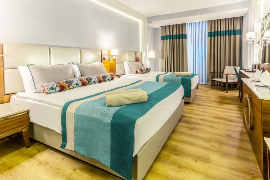 rooms-standard-room-side-sea-view