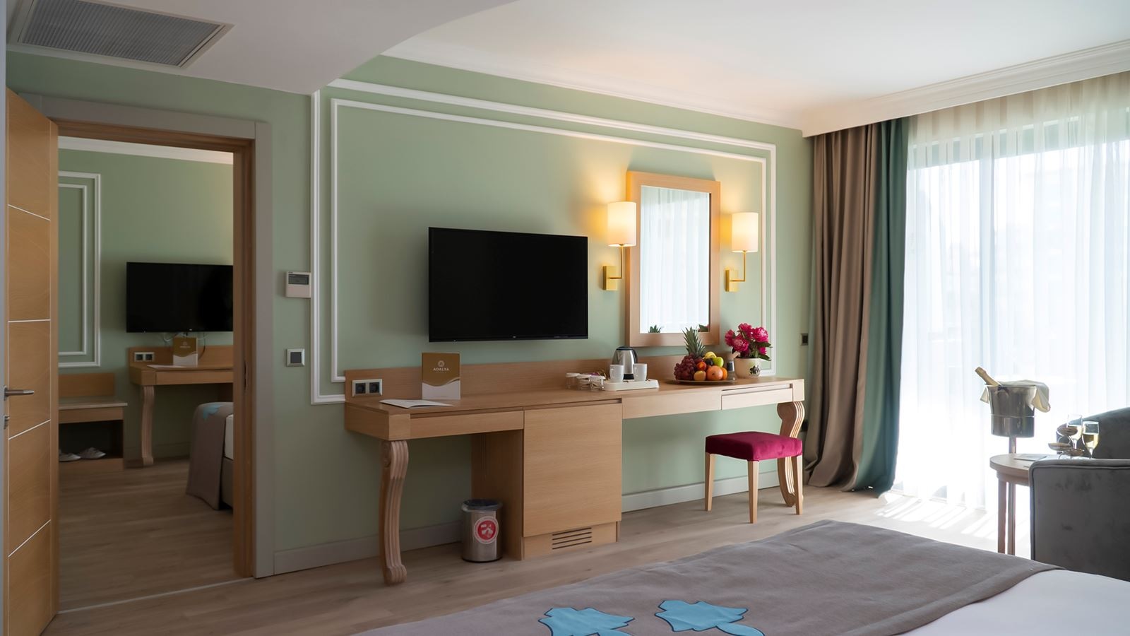 rooms-connection-family-room