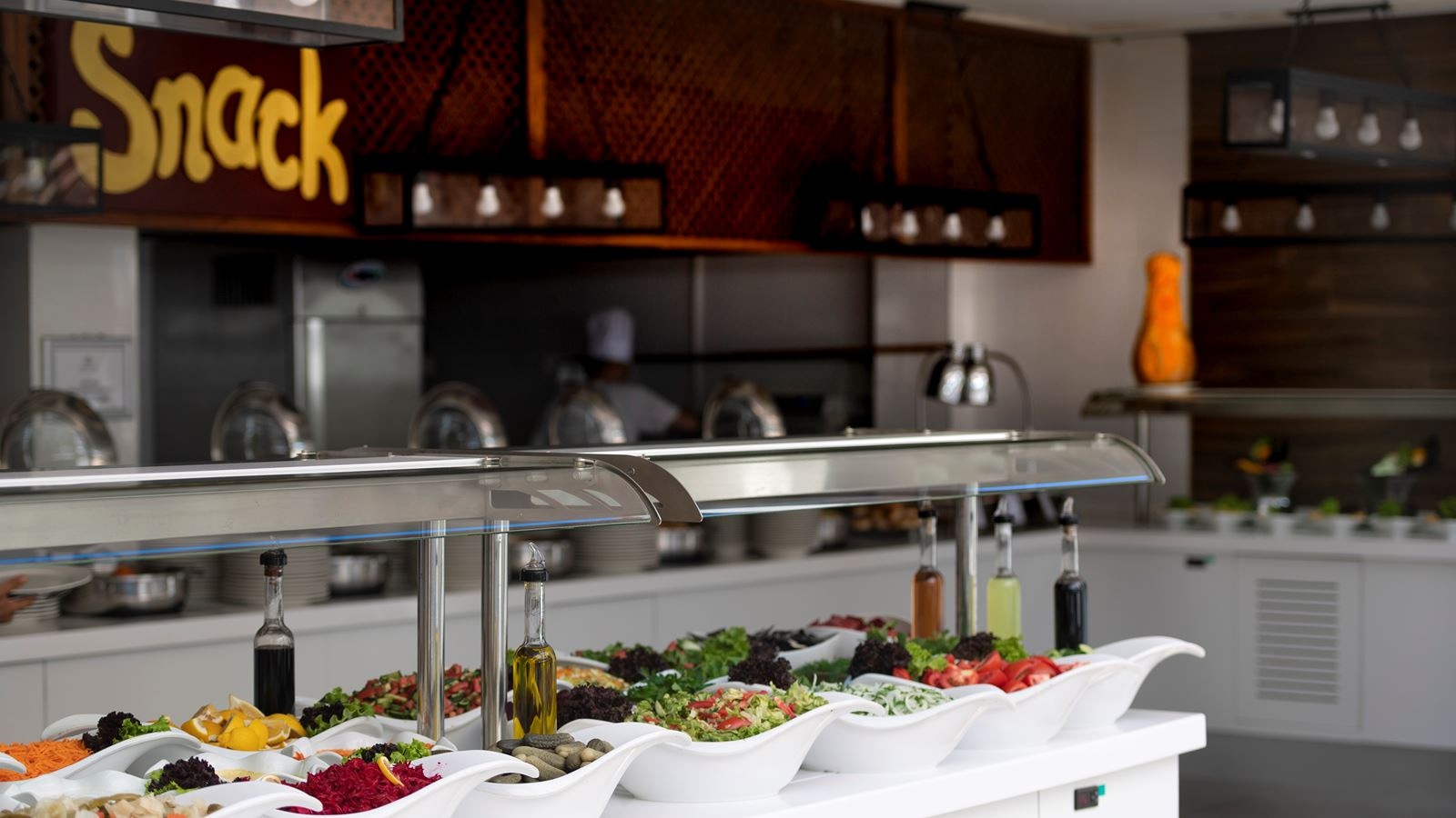 restaurants-heaven-pool-snack