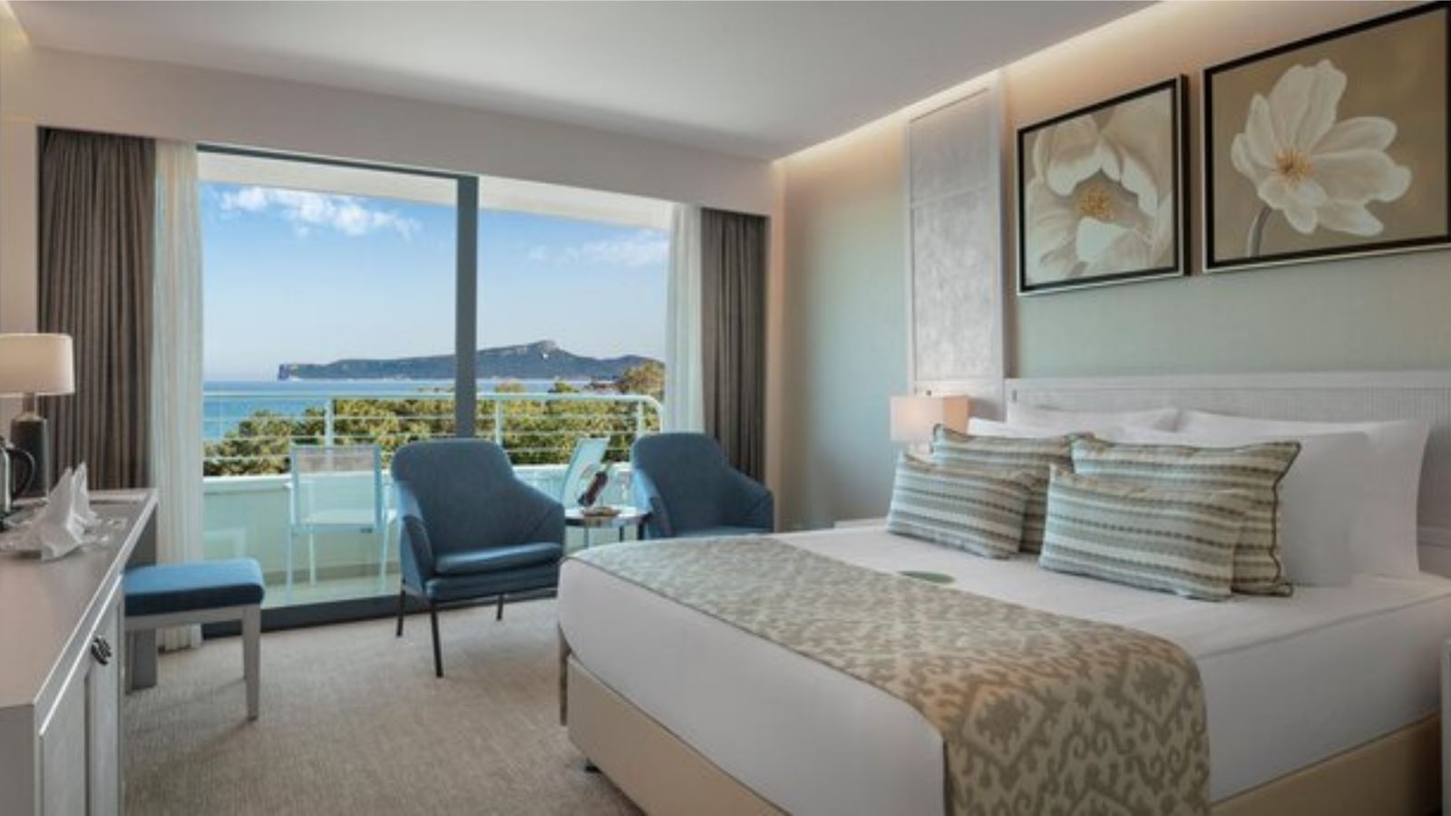 rooms-main-building-comfort-standard-room-sea-view