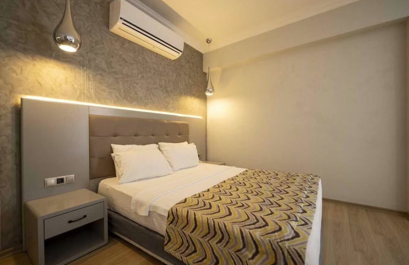 rooms-standrad-room-land-view