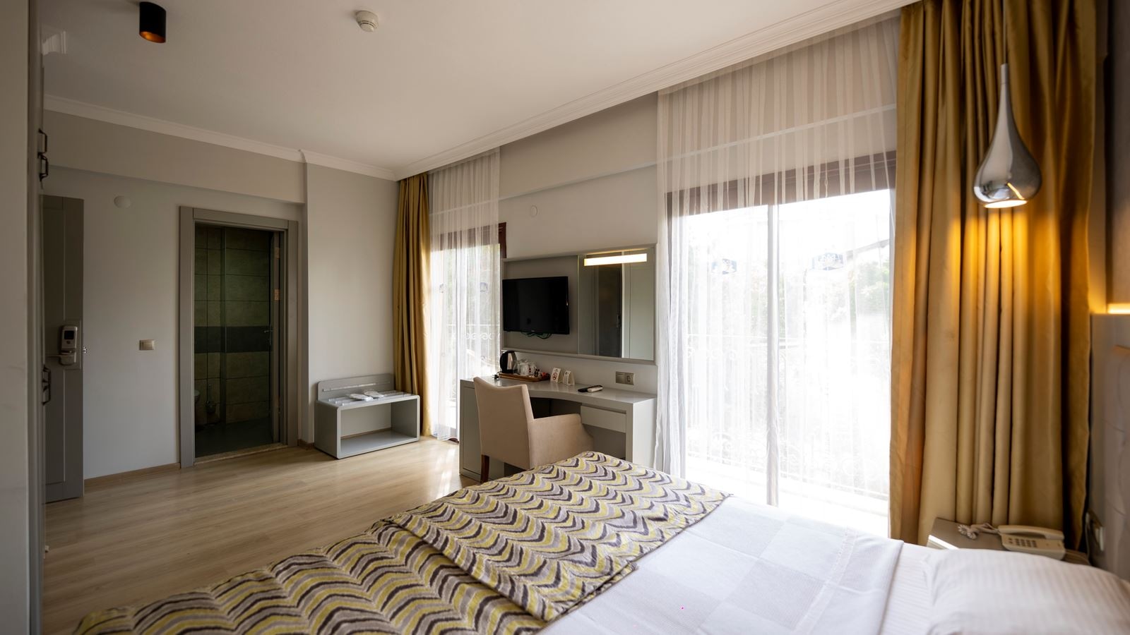 rooms-standrad-room-land-view