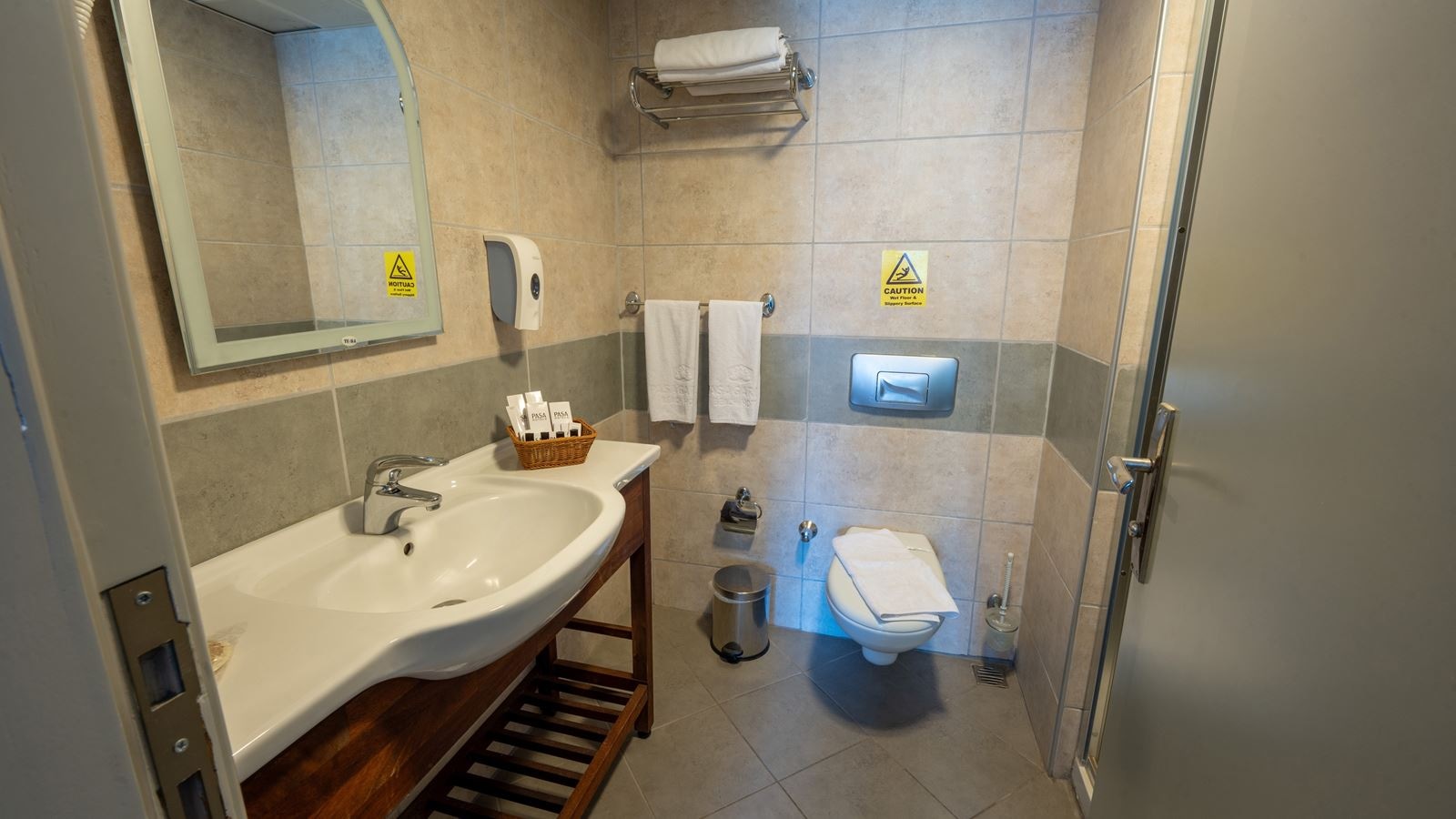 rooms-standrad-room-land-view