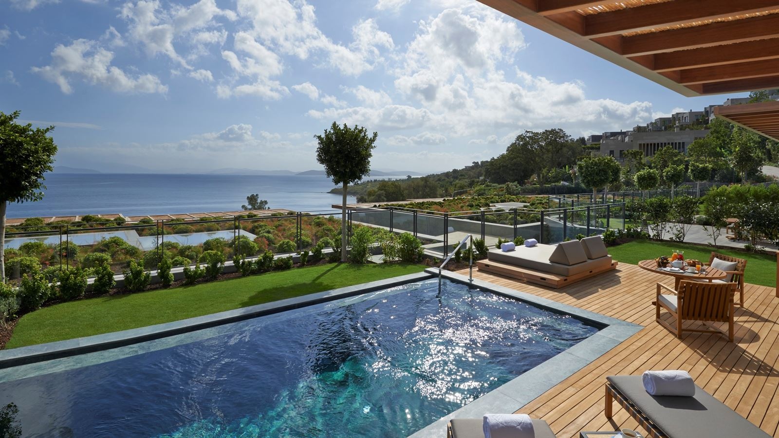 rooms-sea-view-suite-with-private-pool