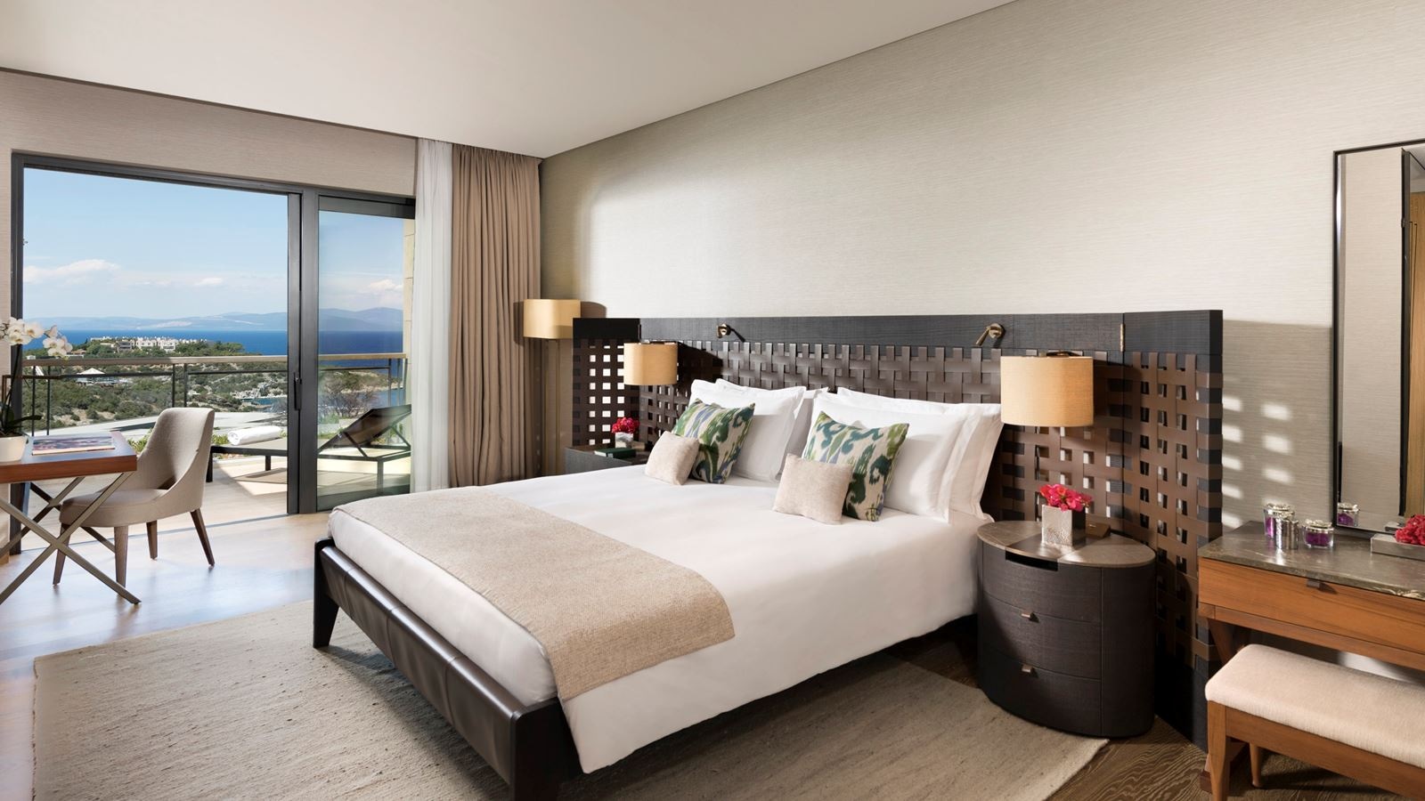 rooms-three-bedroom-sea-view-apartment