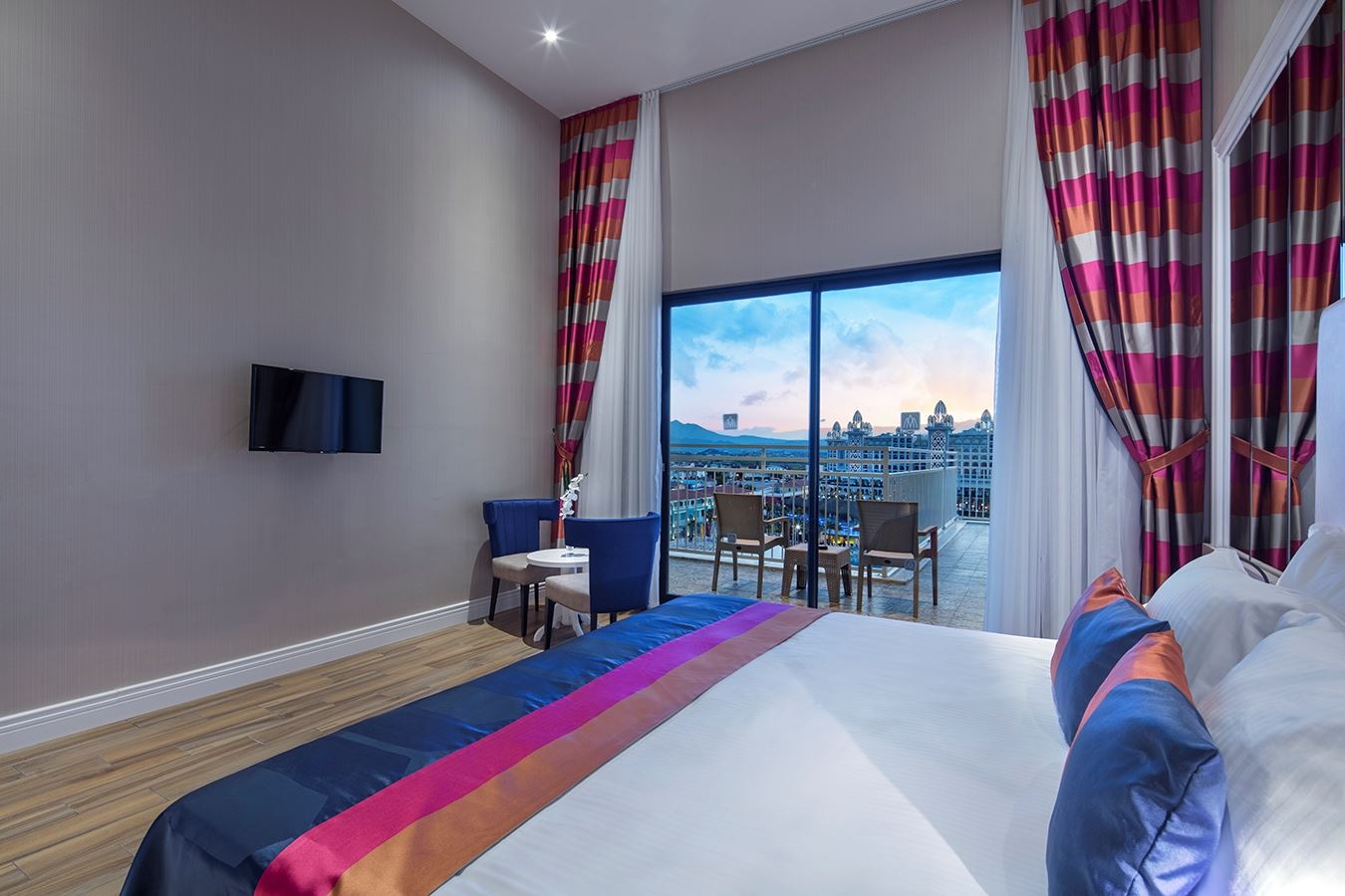 rooms-wonderland-family-pool-deluxe