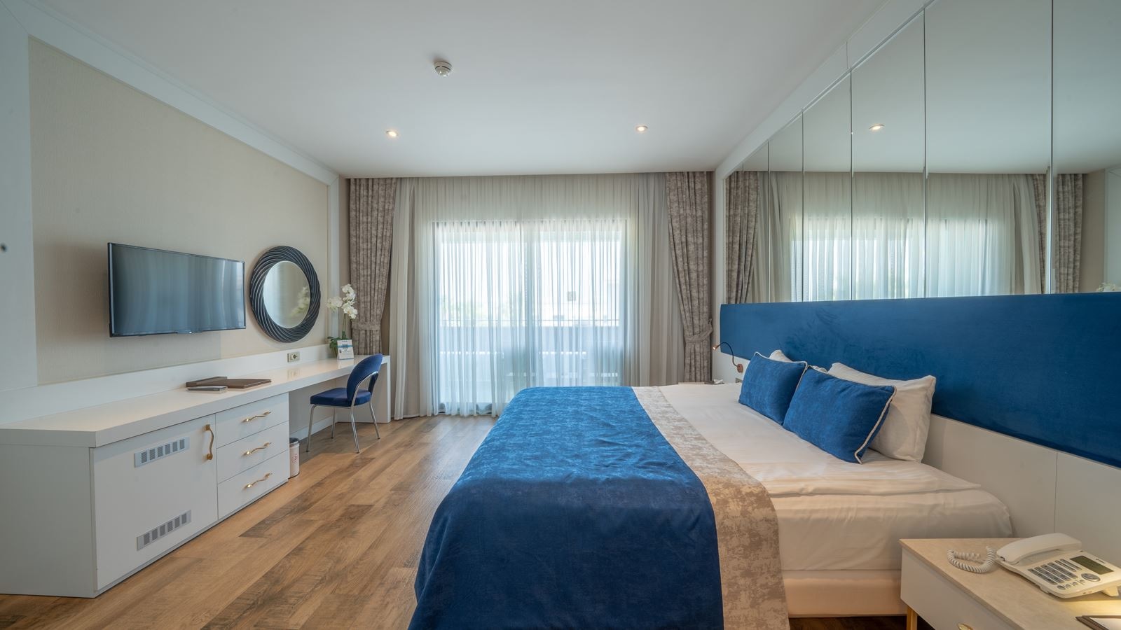 rooms-wonderland-pool-deluxe