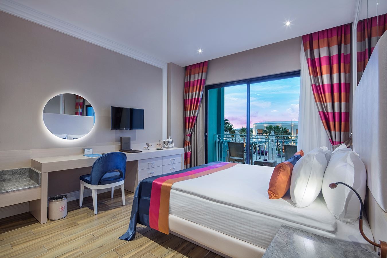 rooms-wonderland-standard-room-pool-view