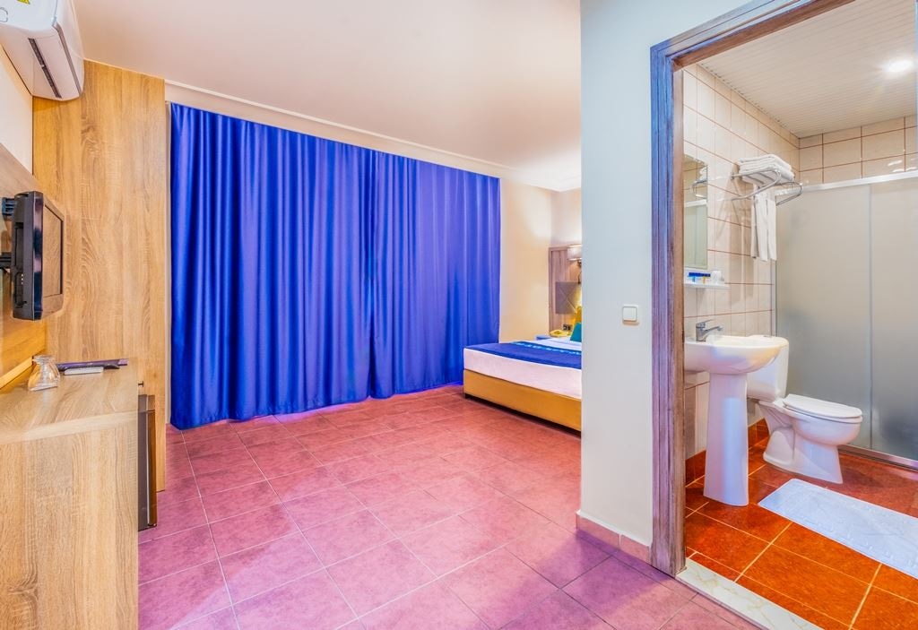 rooms-standard-room-with-balcony