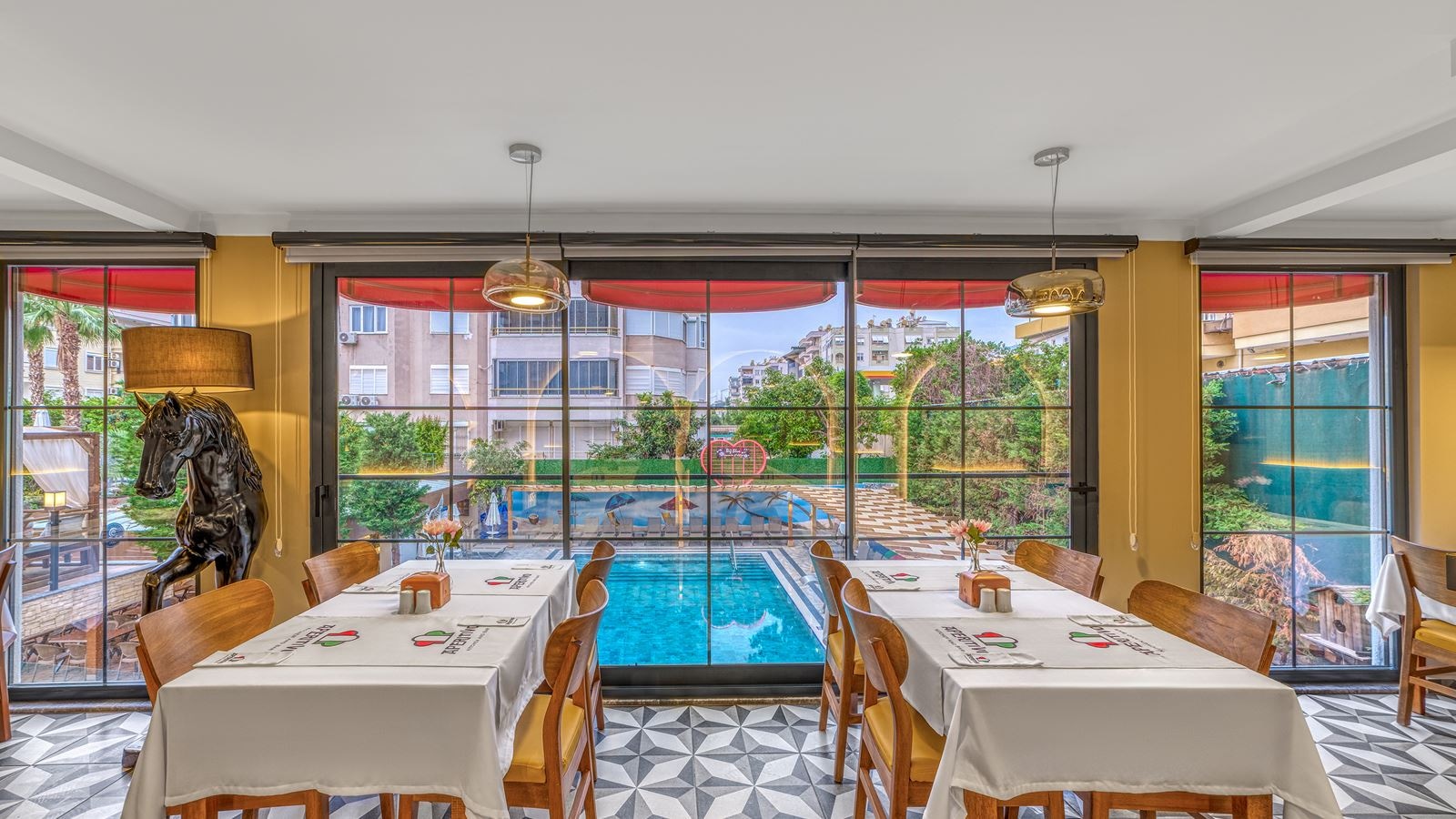 restaurants-pool-view-alacarte-restaurant