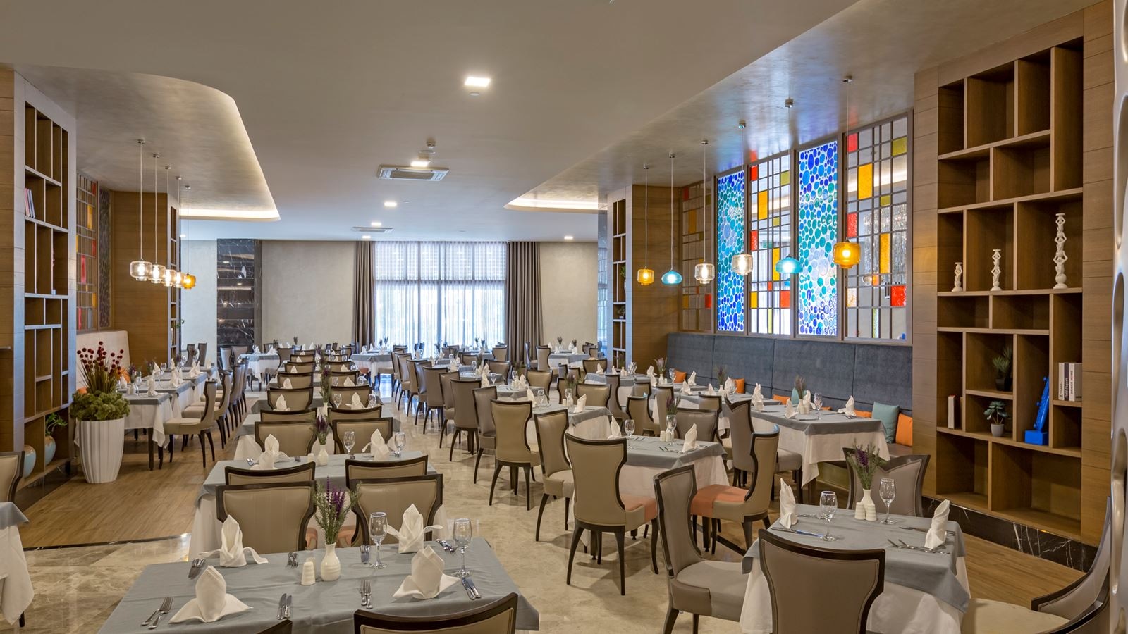 restaurants-seginus-main-restaurant