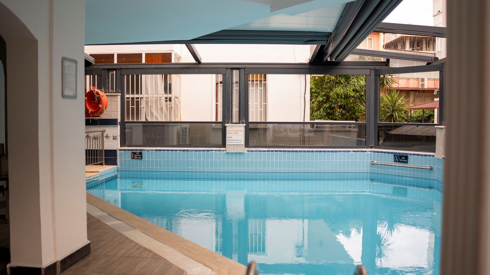 pools-outdoor--indoor-pool